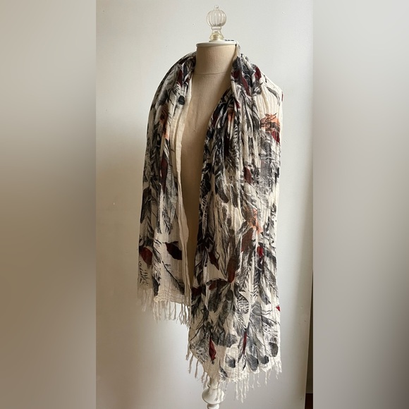 Feather Printed Scarf - Picture 4 of 4